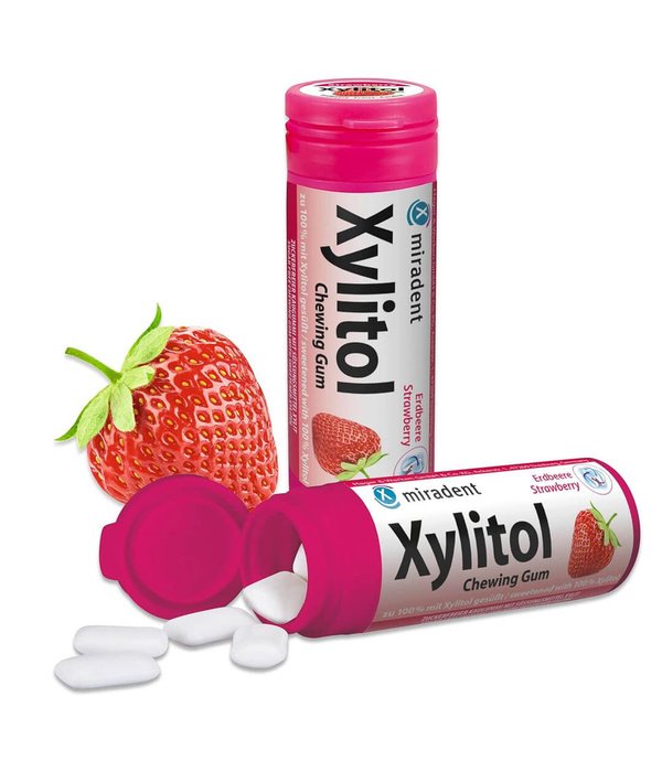 Xylitol Kids becukrė kramtomoji guma braškių skonio vaikams, 30 g.