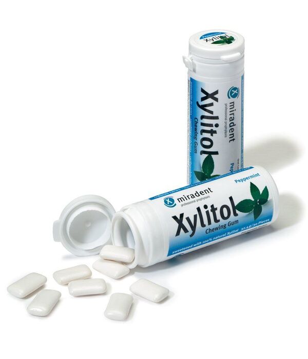 Xylitol becukrė kramtomoji guma mėtų skonio, 30 g.